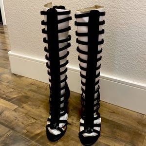 Izabella Rue Black Gladiator shoes